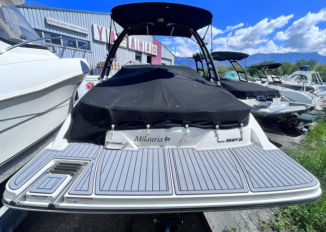 tapis bateau découpé sur mesure